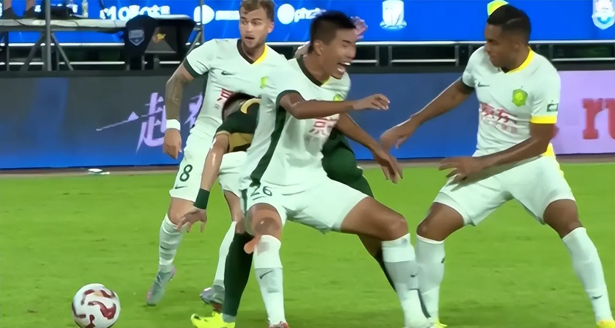 档组成双后, 京国安球门, 京国安本场