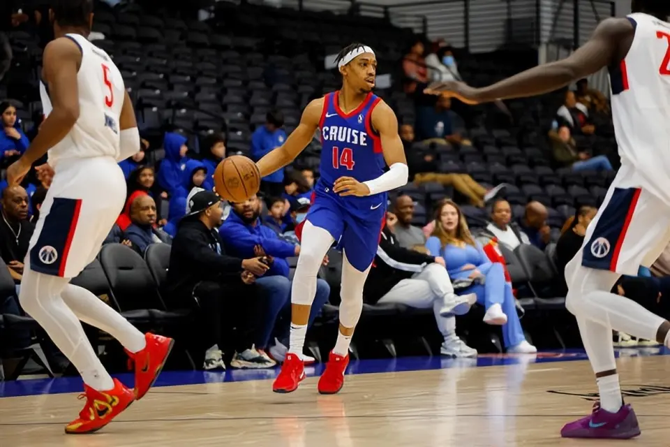 度出生于, Ukoma, 常正常的事 度出生于, Ukoma, 常正常的事